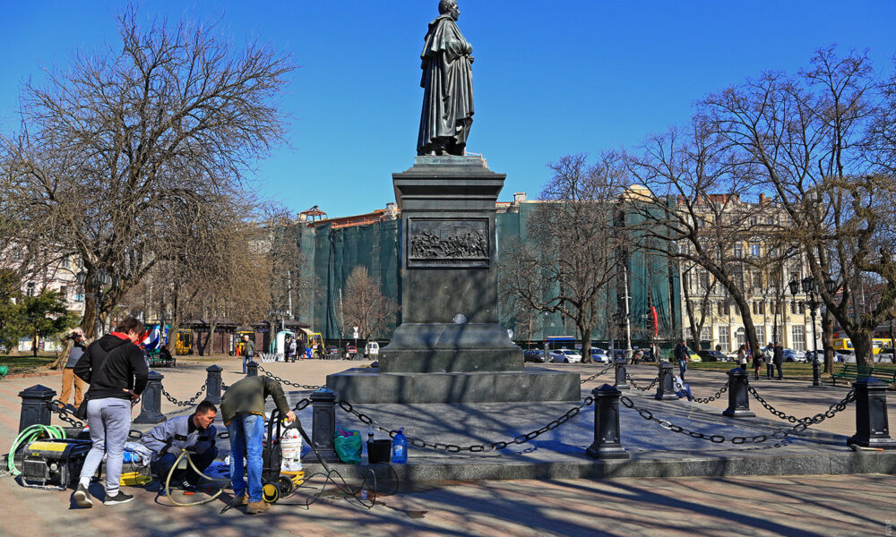Пам’ятники Пушкіну і Воронцову в Одесі зможуть демонтувати, – ініціатива Мінкульту