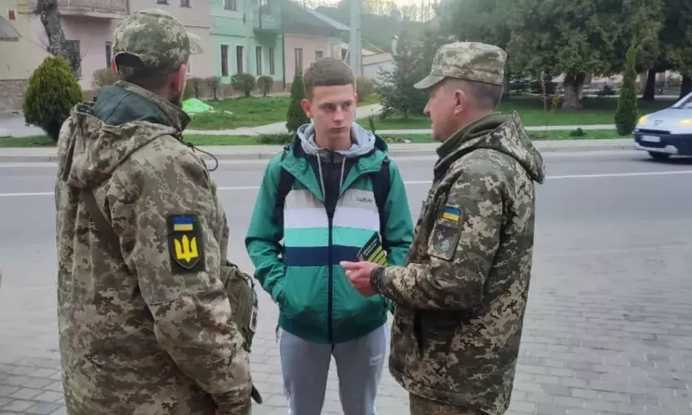 Що робити, якщо зупинили працівники ТЦК та поліція: пояснення адвоката