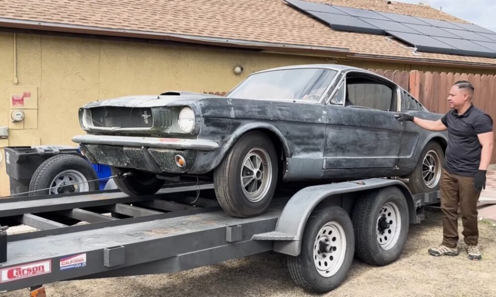 Ford Mustang Shelby GT350 1965 простояв 50 років на вулиці — відео