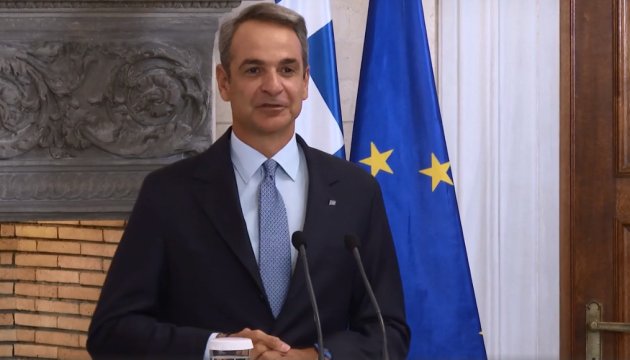 Україна має брати участь у дискусіях щодо миру