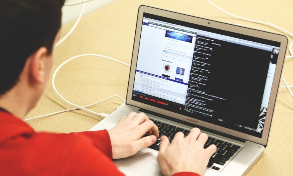 Робота в IT в Україні — кого шукають найчастіше і скільки готові платити