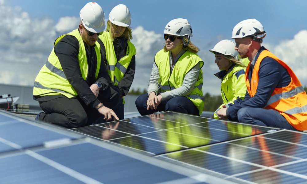 скляні сонячні панелі виробляють до 400 кВт енергії