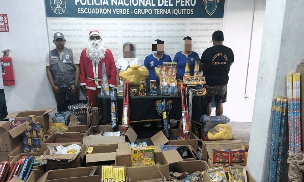 копи в костюмах Санта-Клаусів знешкодили небезпечну банду (відео)