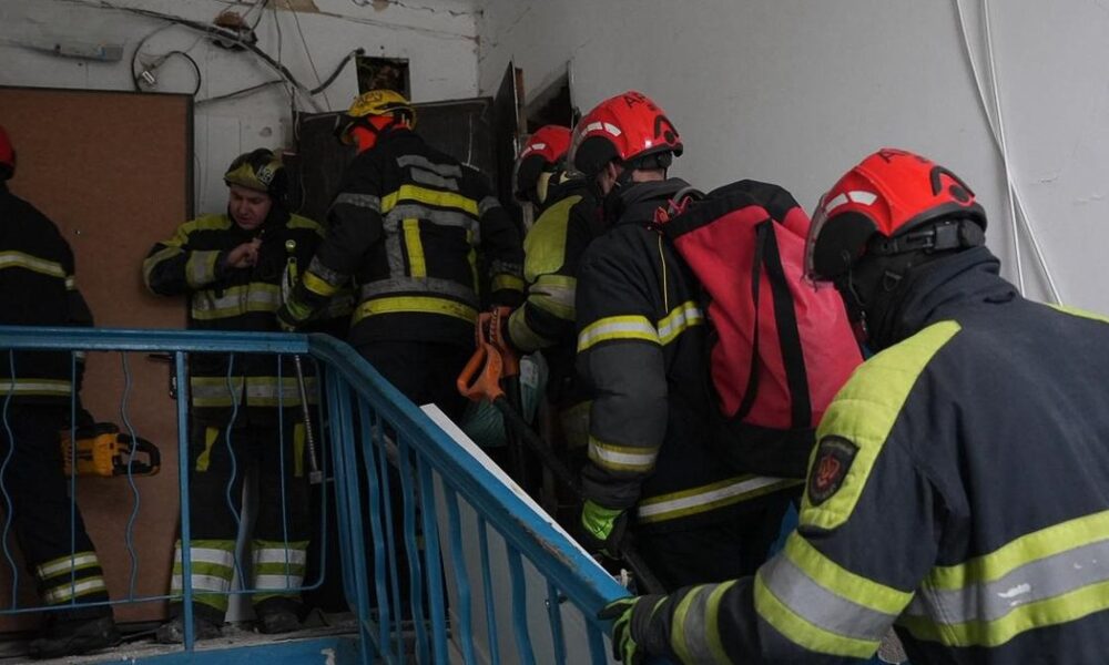 Атака на Київ - 40 відсотків будинків у столиці без електрики та тепла, повідомив Кулеба