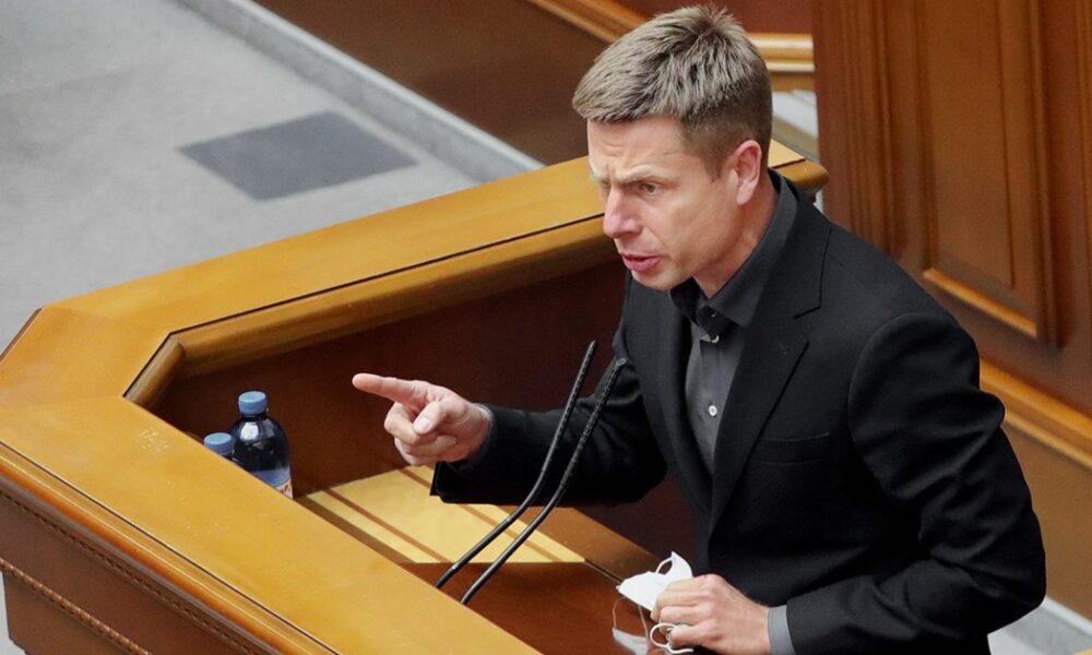Скандал у Раді: нардепи Гончаренко та Княжицький звинуватили один одного в роботі на РФ (відео)
