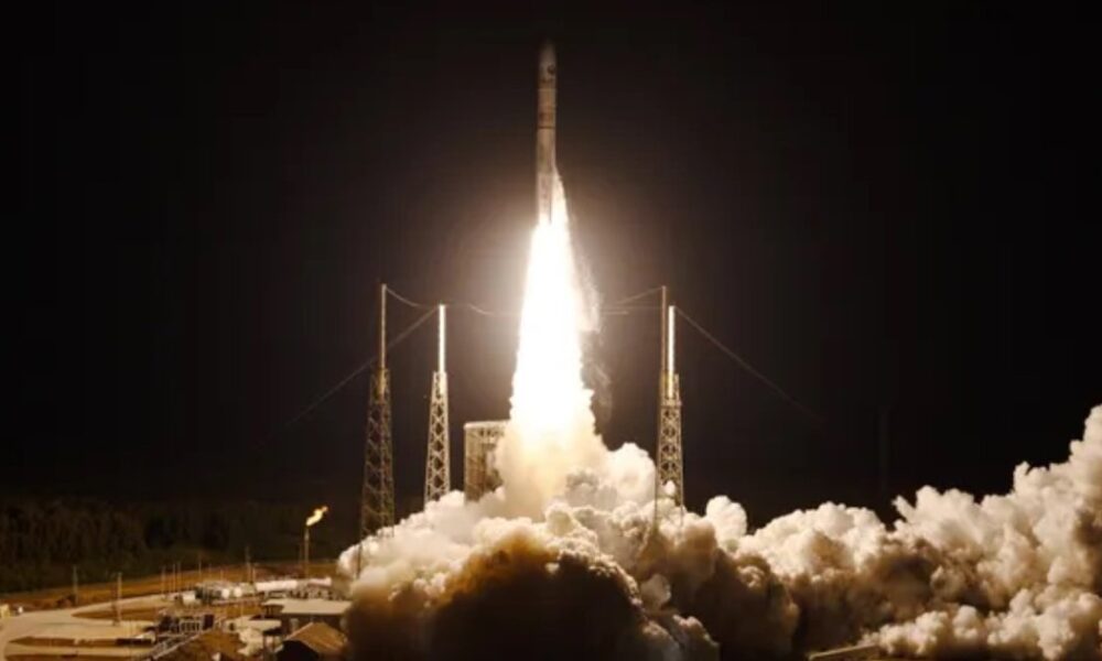 Ракета Vulcan Centaur загорілася під час запуску супутників-шпигунів у космос: уже вдруге (відео)