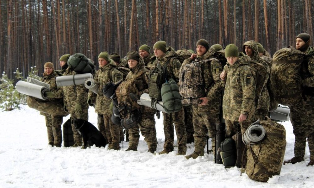 Виїзд чоловіків 18-22 за кордон — у Раді говорять про зміну правил