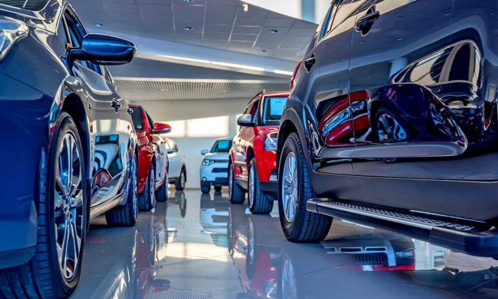 Авторинок України під час війни — порівняння із 2021 роком