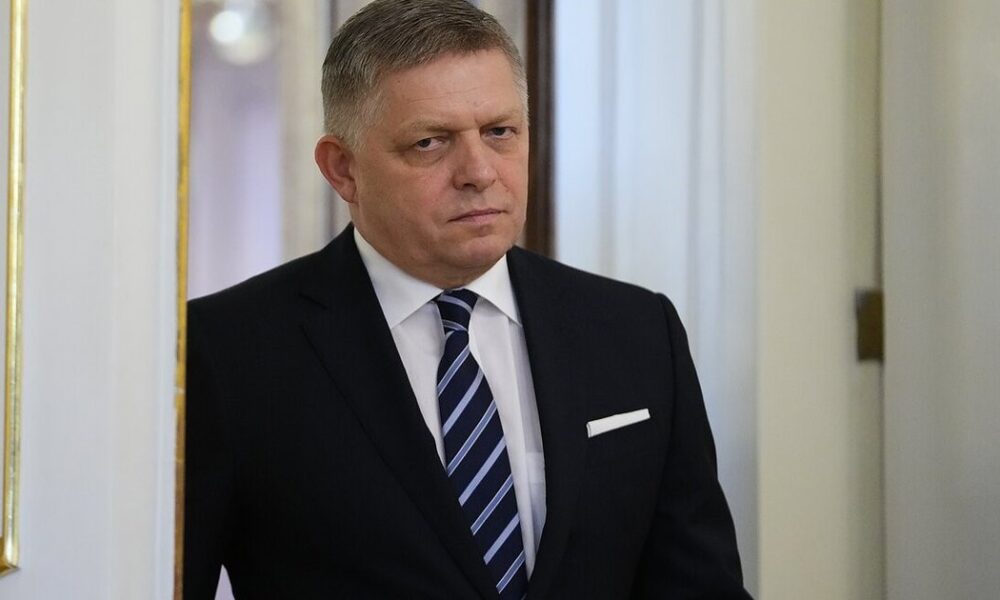 Фіцо натякнув, що Словаччина заблокує кредит ЄС для України, якщо Орбан програє вибори