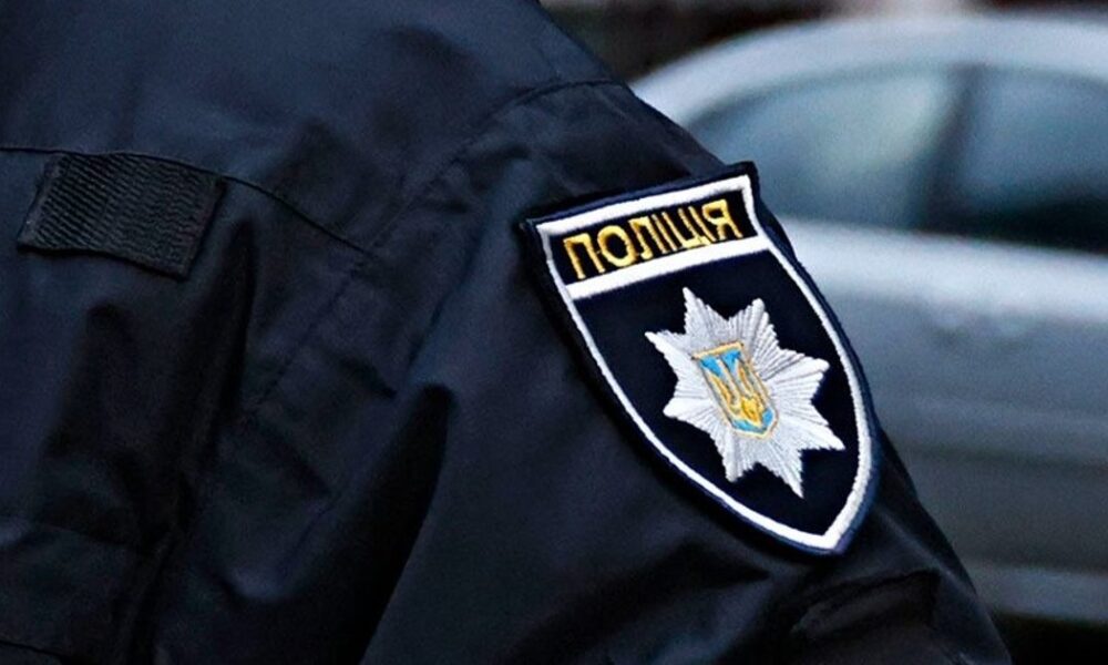 У Львові чоловік стріляв з вікна будинку: його затримали (відео)