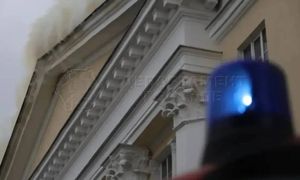 Пожежа в Москві — горіла будівля МВЗКУ — фото
