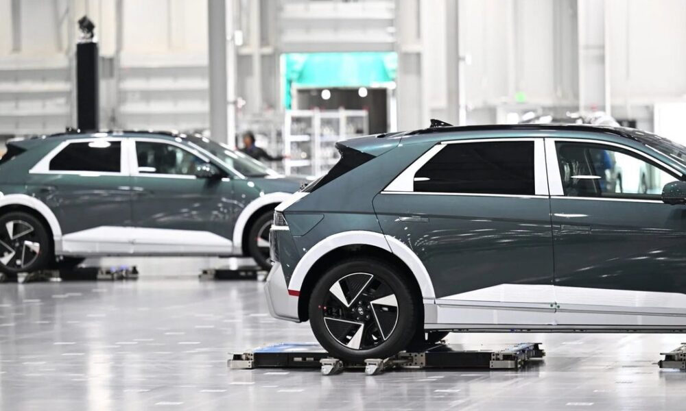 Паркувальні роботи Hyundai надходять в експлуатацію — відео