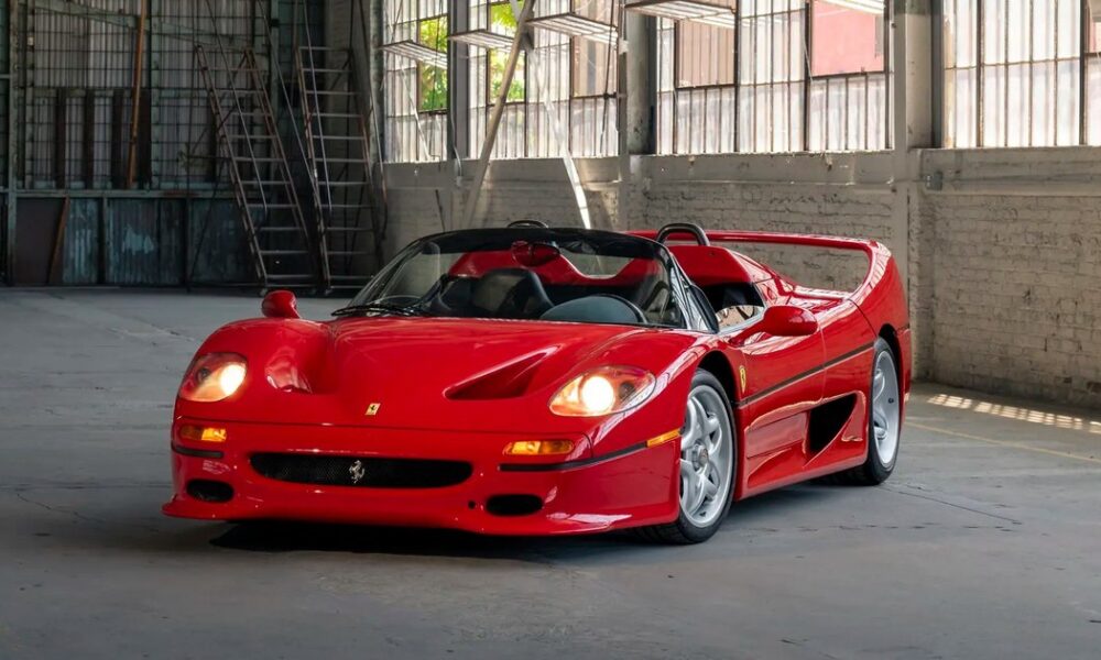 Ferrari F50 Майка Тайсона продали за 12 мільйонів доларів — фото