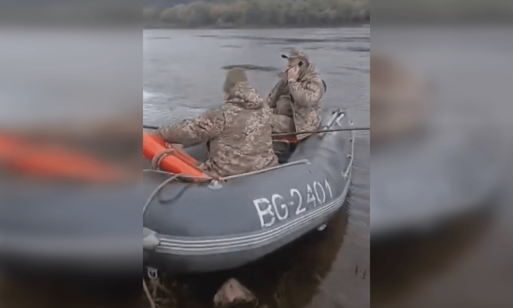 Двох прикордонників з України затримали в Молдові — відео